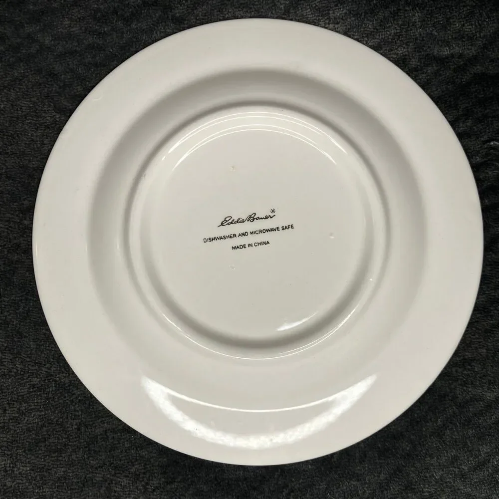 Eddie Bauer Hand Painted Christmas Luncheon Plate 4 Piece Set China 8.25